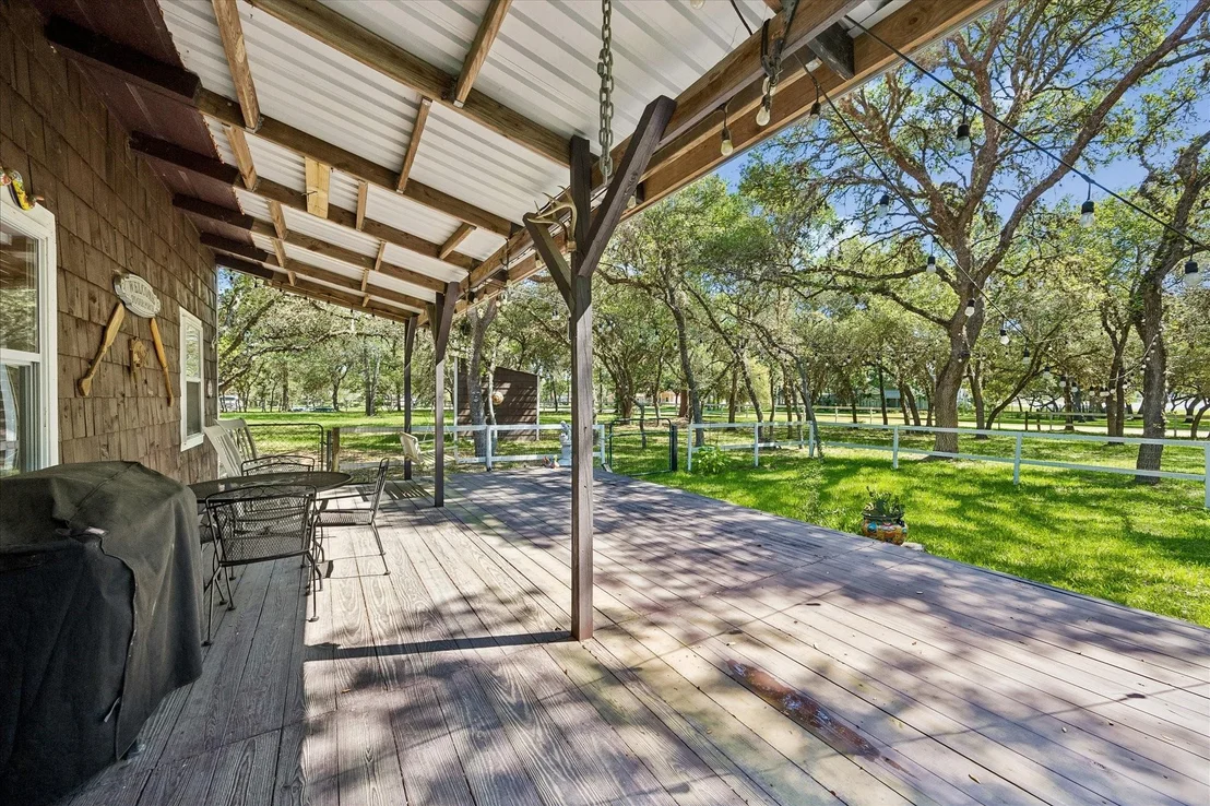 Photo of 302 Bluebonnet Bend