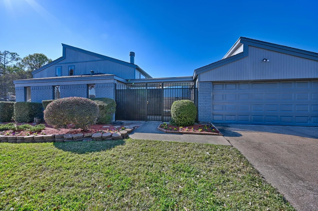 Photo of 11502 Bellerive Drive