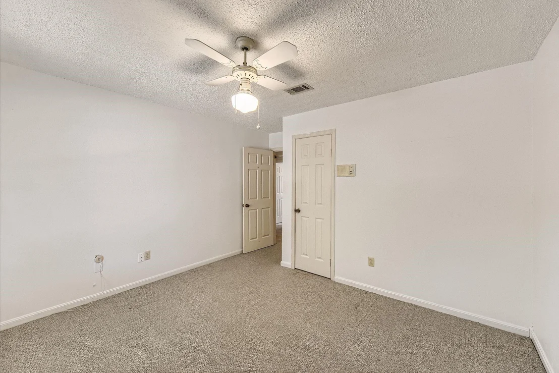 Photo of 19527 Enchanted Oaks Drive