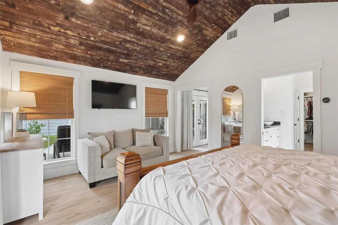 Photo of 14527 Oak Bend Drive