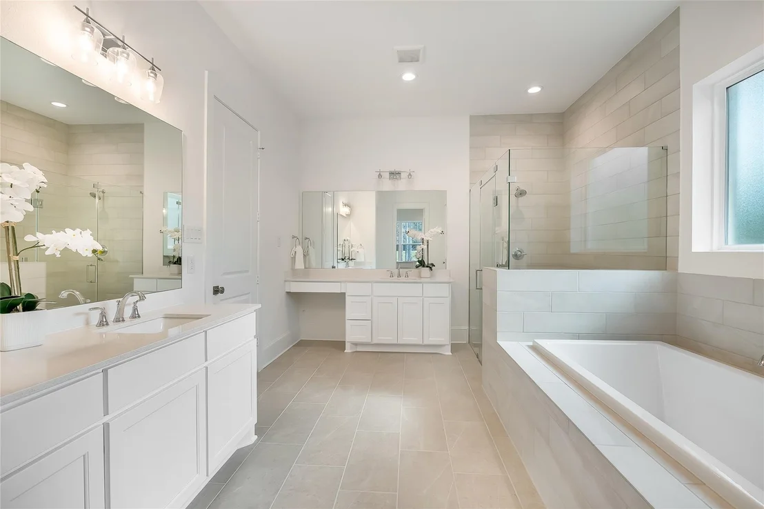 Photo of 136 Grand View