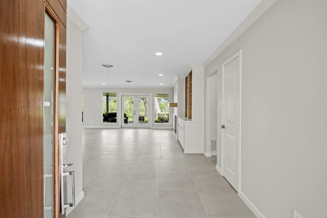Photo of 2261 Riverside Drive
