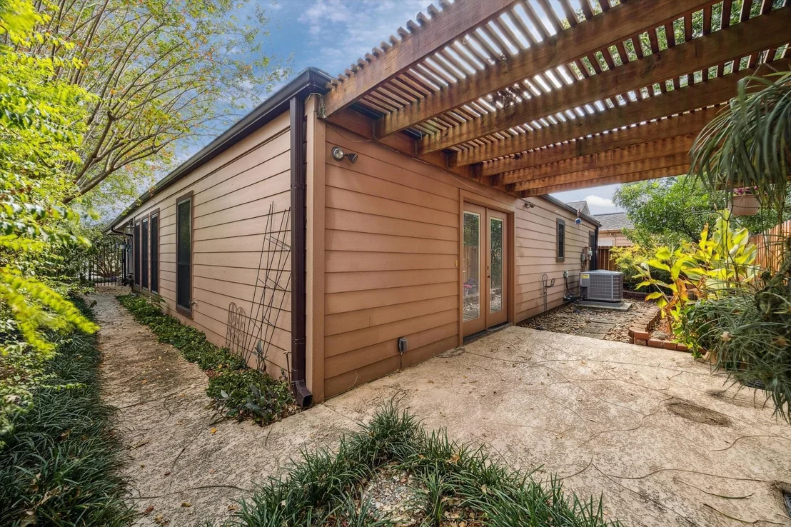 Photo of 4032 Heathersage Drive