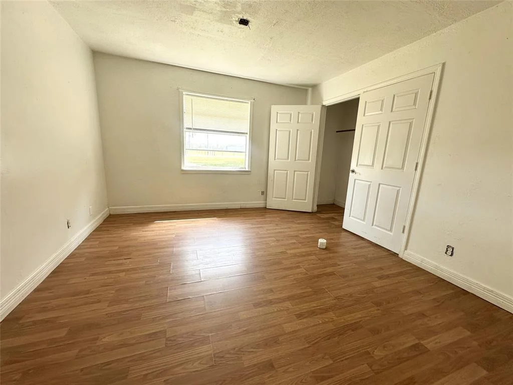 Photo of 1045 Cook Road