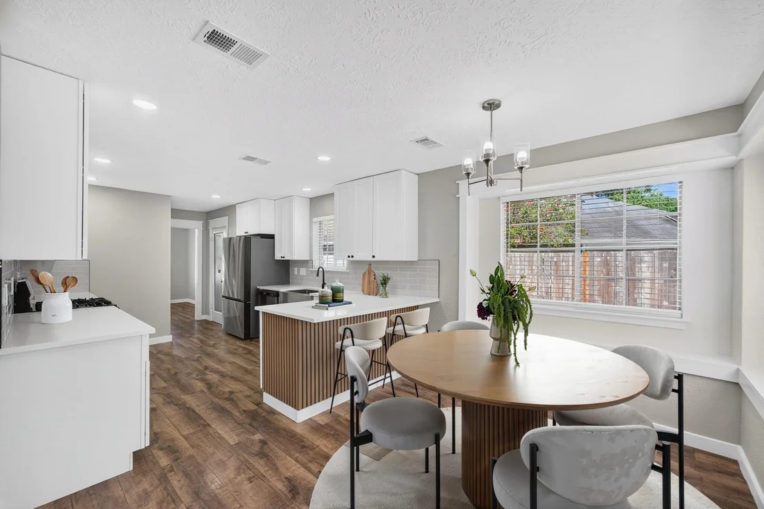 Photo of 2218 Pincher Creek Drive