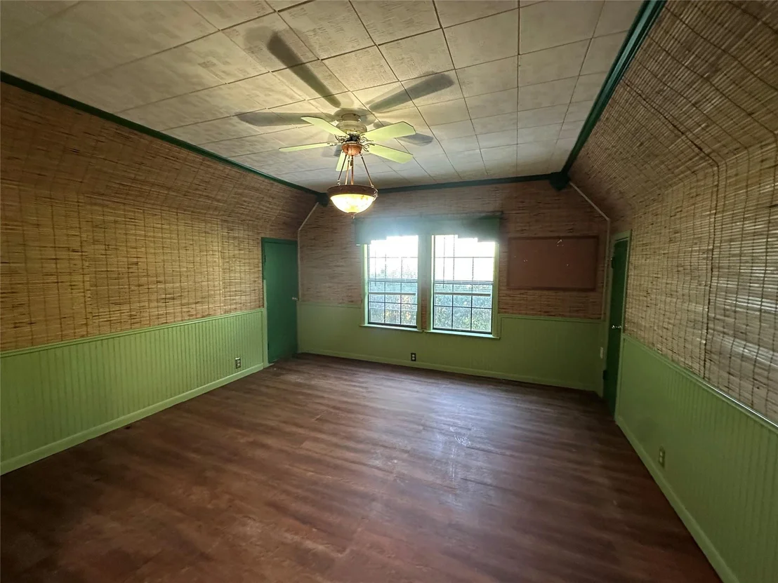 Photo of 46 Westwood Drive E
