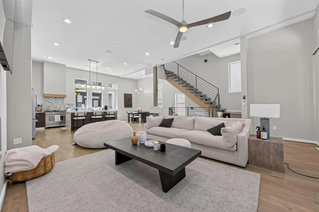 Photo of 607 Memorial Heights Drive