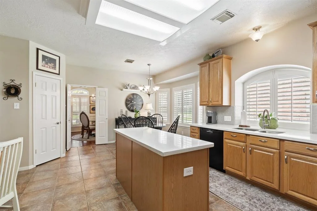 Photo of 16526 Avenfield Road