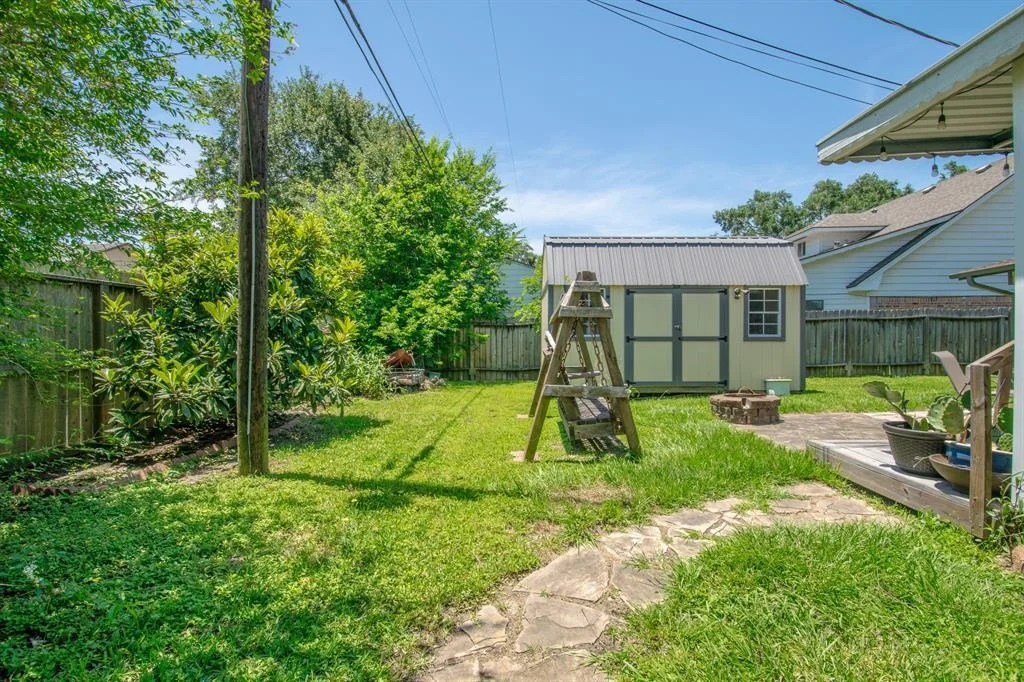 Photo of 725 Cedar Lawn Drive