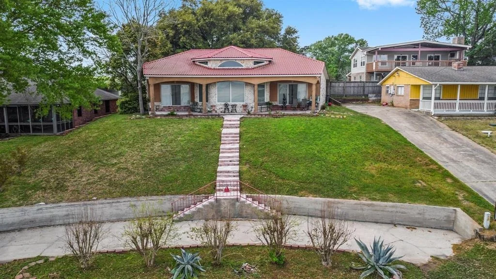 Photo of 55 Lakeway Drive