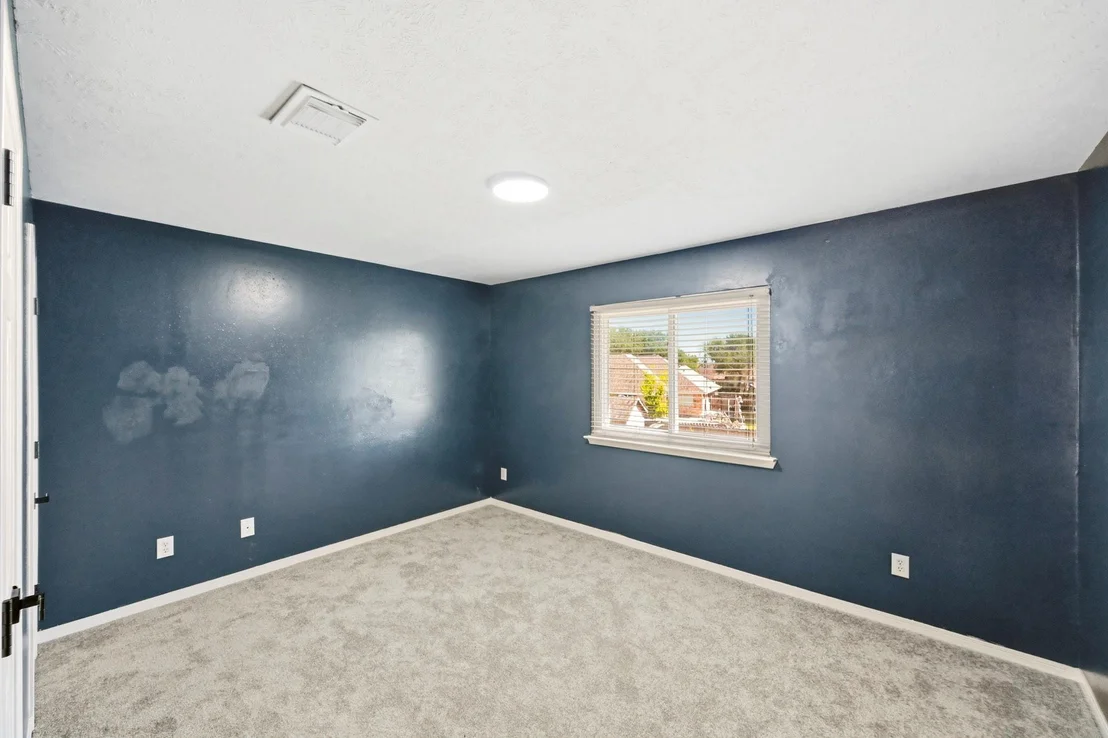 Photo of 215 Crabapple Drive