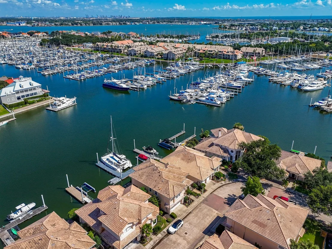 Photo of 313 Harborside Circle