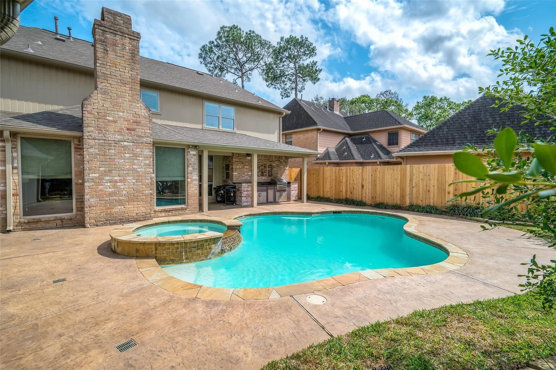 Photo of 610 Rock Cove