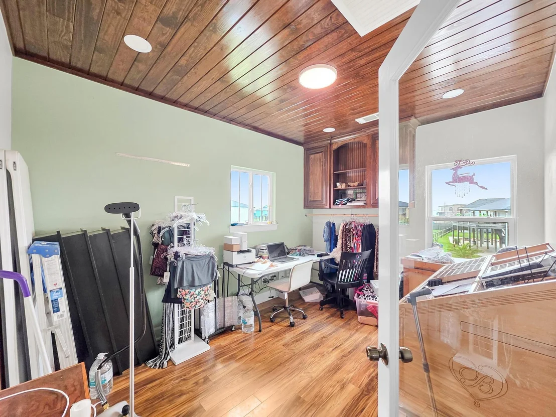 Photo of 970 Surfside Drive