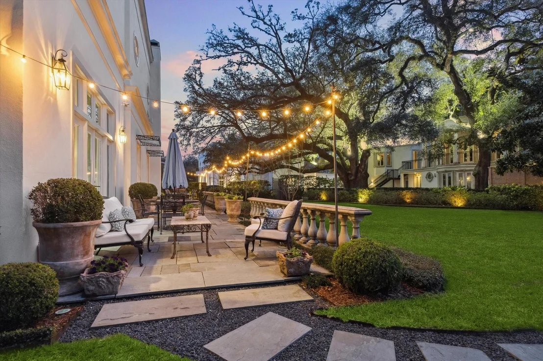 Photo of 20 Sunset Boulevard