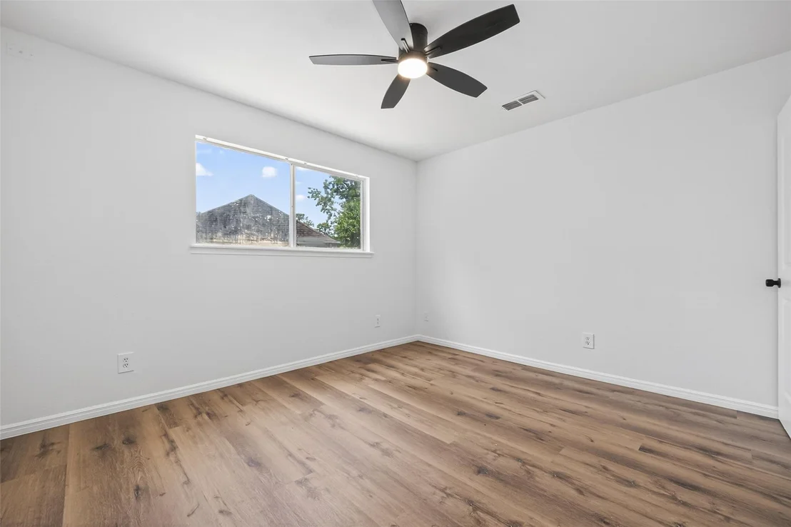 Photo of 1123 Suwanee Lane
