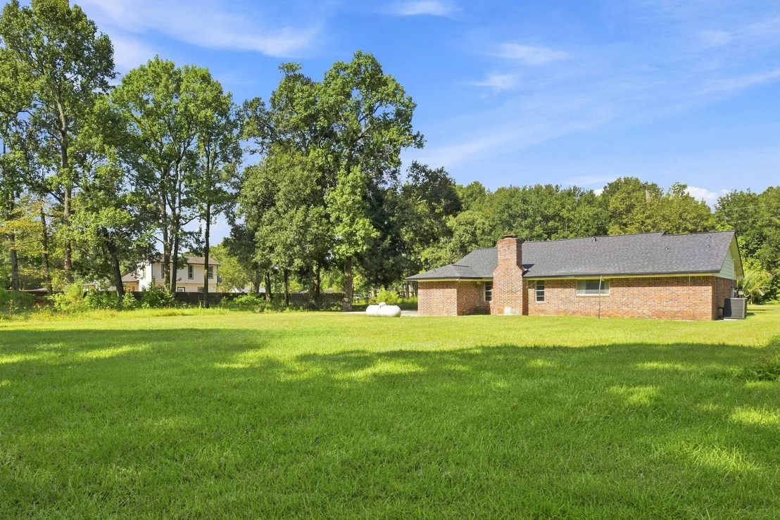 Photo of 18813 Woodridge Drive