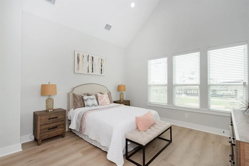 Photo of 5719 Elysian Street