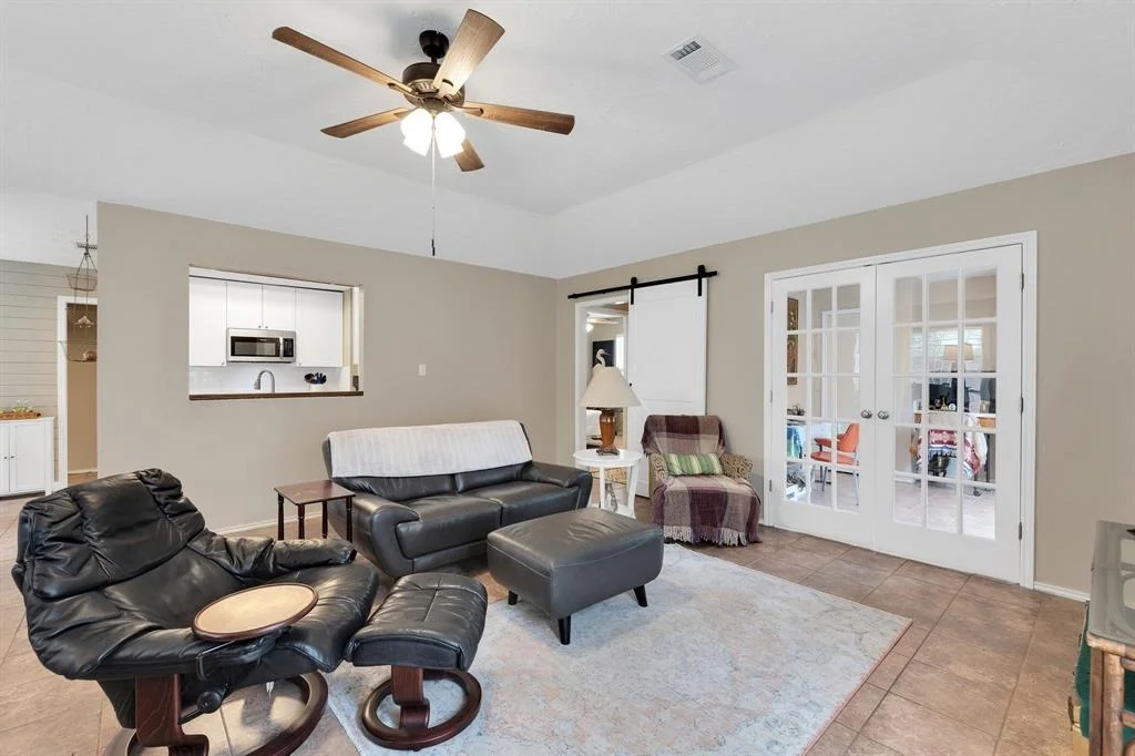 Photo of 6826 Bullinger Drive