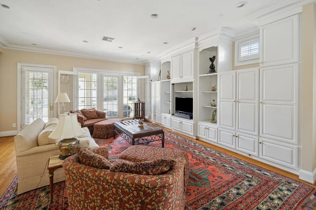 Photo of 6632 Brompton Road