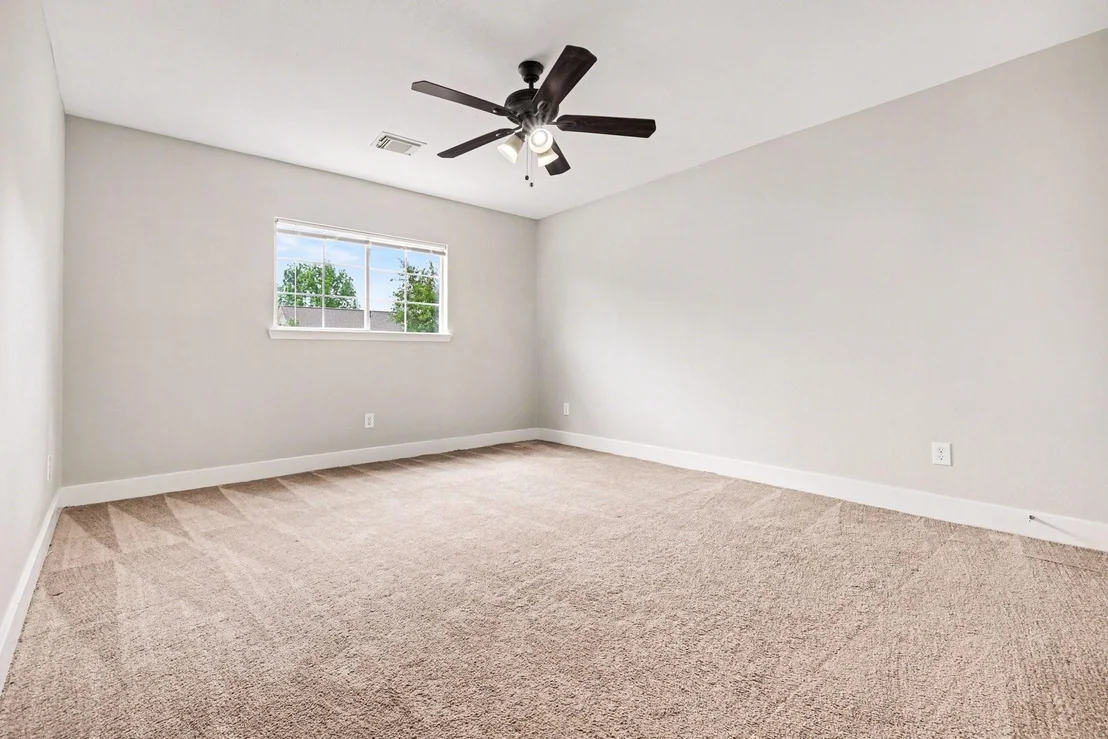Photo of 817 Dragonfly Drive