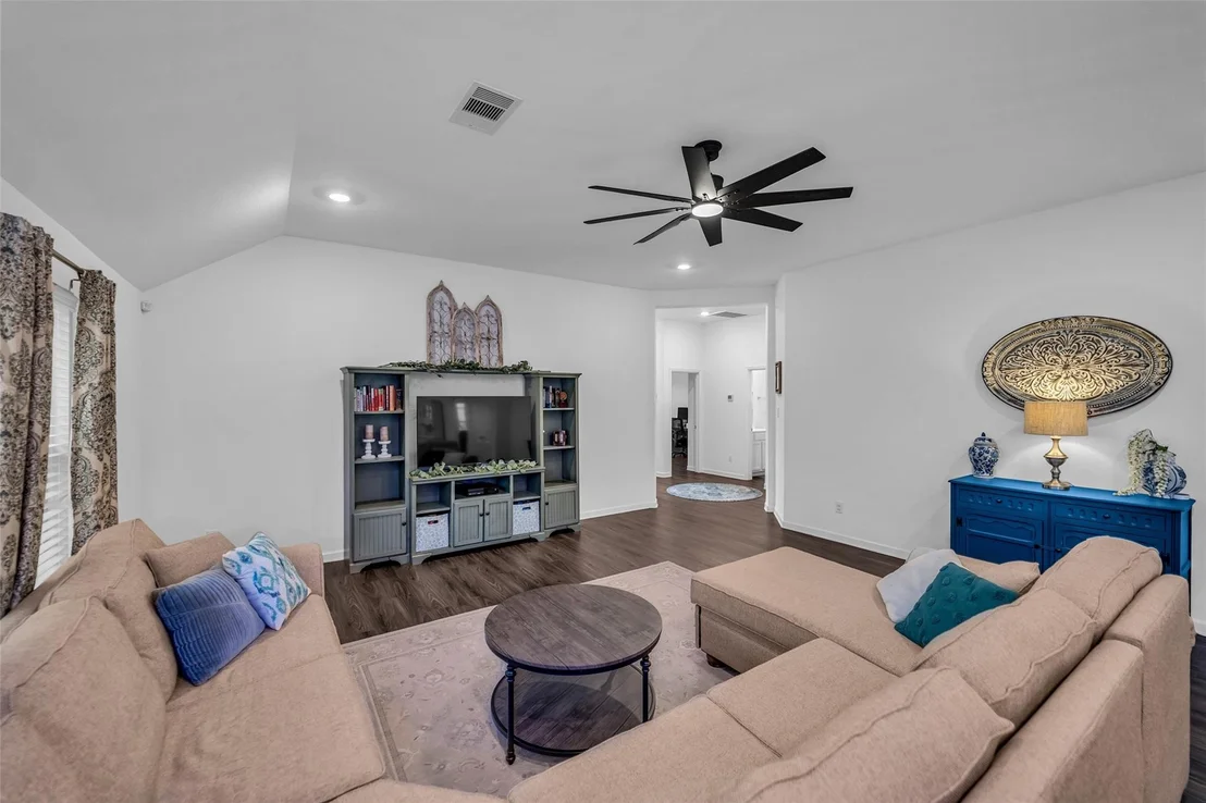 Photo of 4823 Chestnut Valley Lane