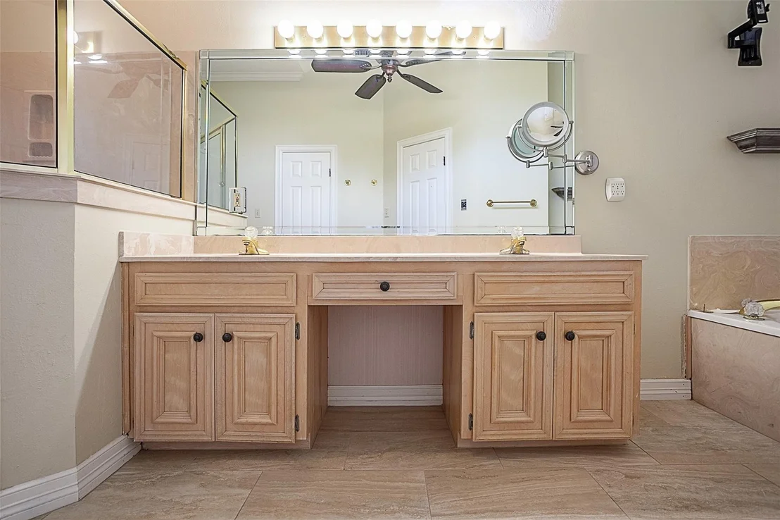 Photo of 3370 Foxbriar Lane
