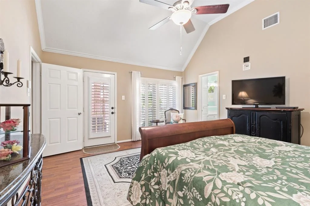 Photo of 16526 Avenfield Road