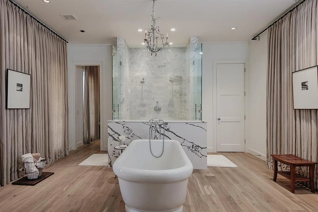 Photo of 46 E Bay Boulevard