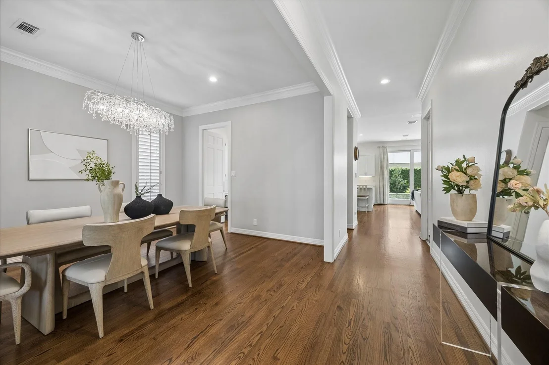 Photo of 4111 Sunset Boulevard