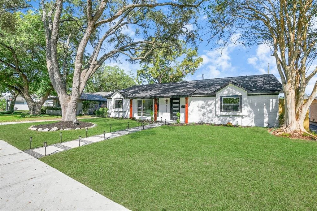 Photo of 5434 Dumfries Drive