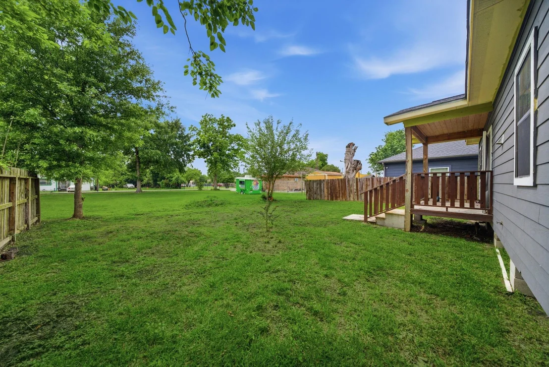 Photo of 6731 Couch Street
