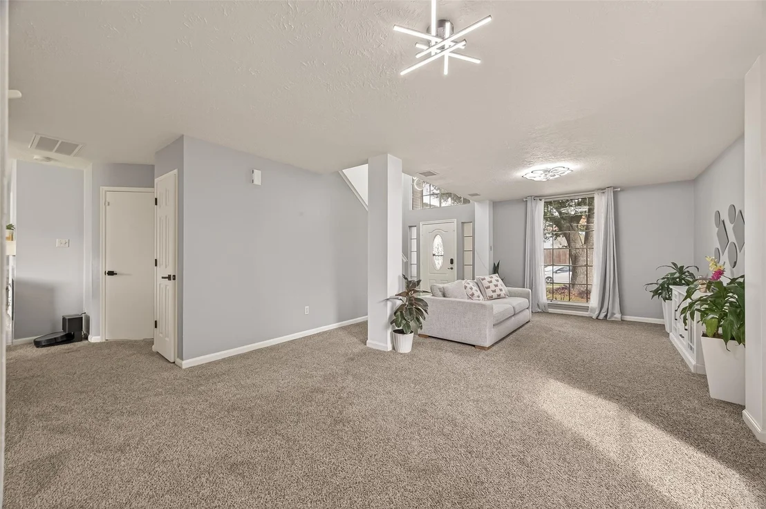 Photo of 579 Rivergrove Drive