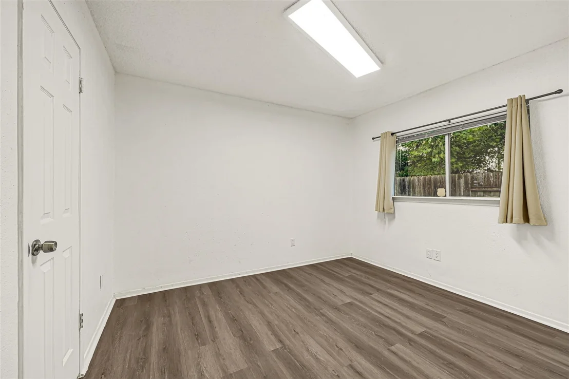 Photo of 10802 Forest Leaf Drive