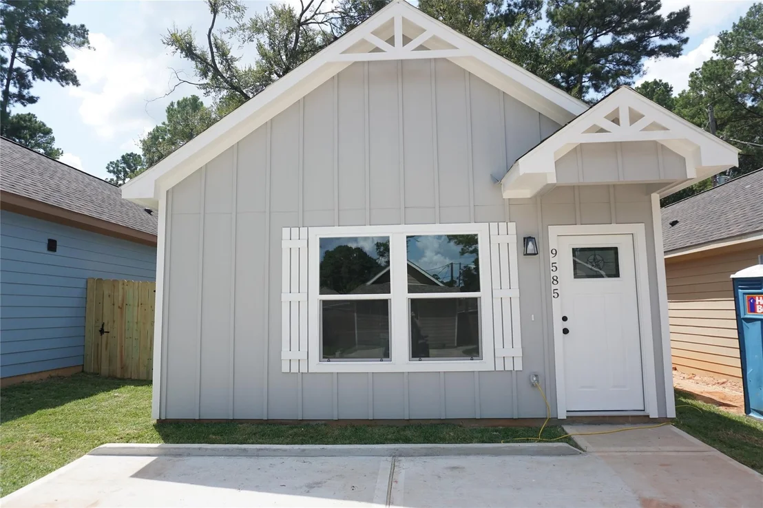 Photo of 9866 Arbor Oak Street
