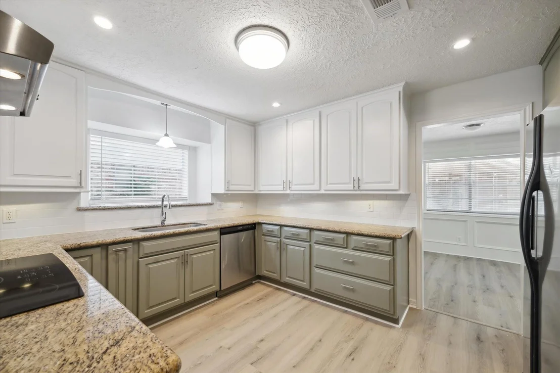 Photo of 25402 Lynbriar Lane