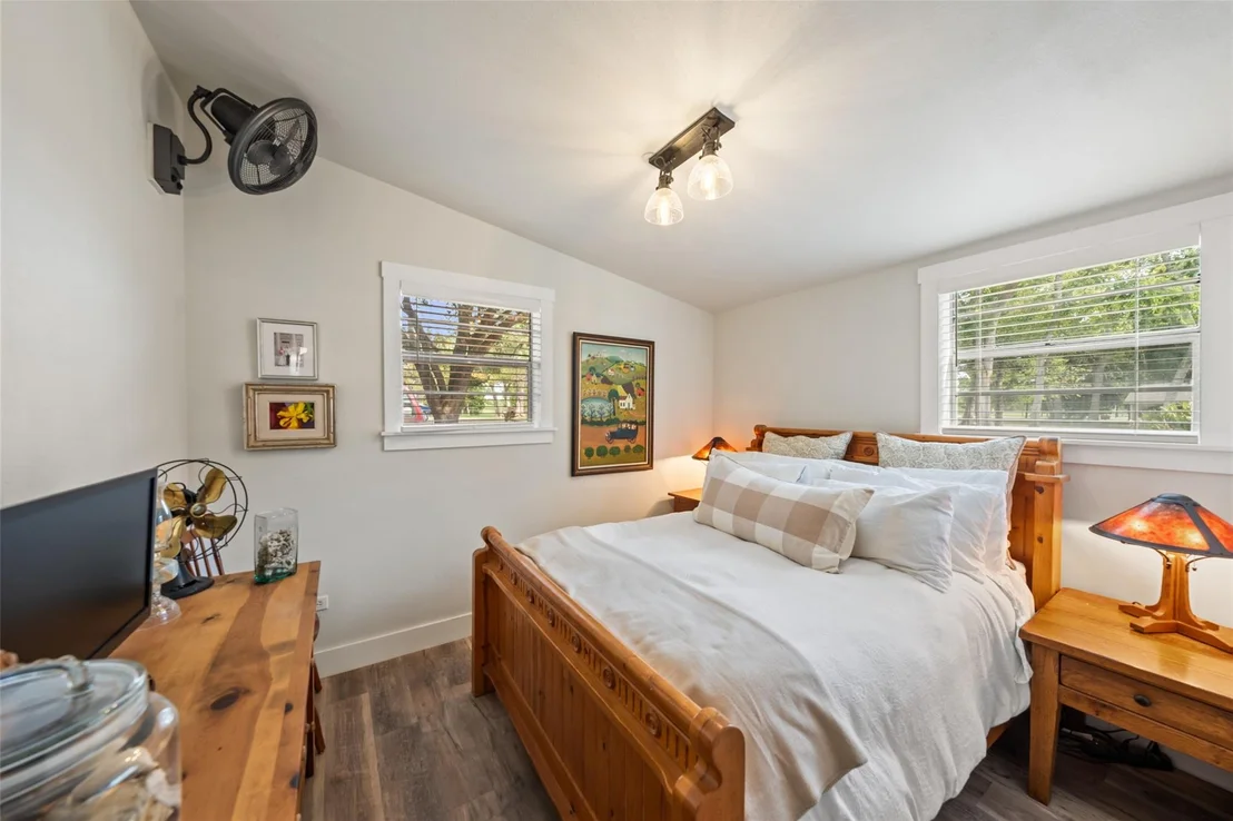 Photo of 1402 County Road 243