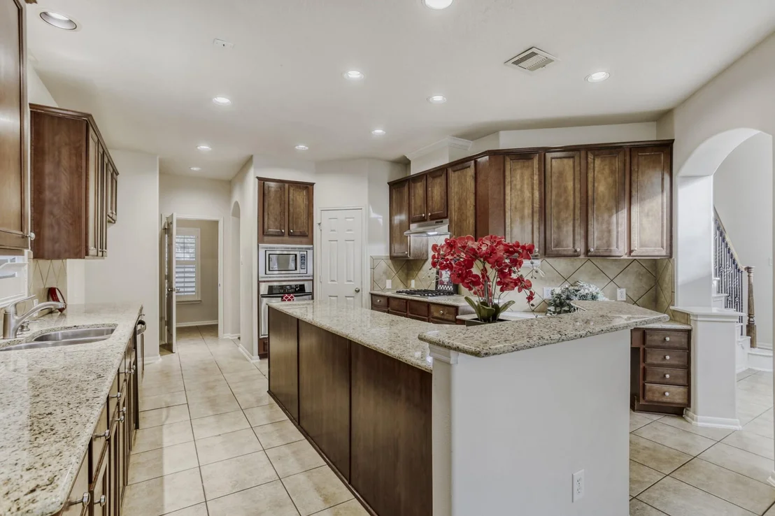 Photo of 19303 Valiant Woods Drive