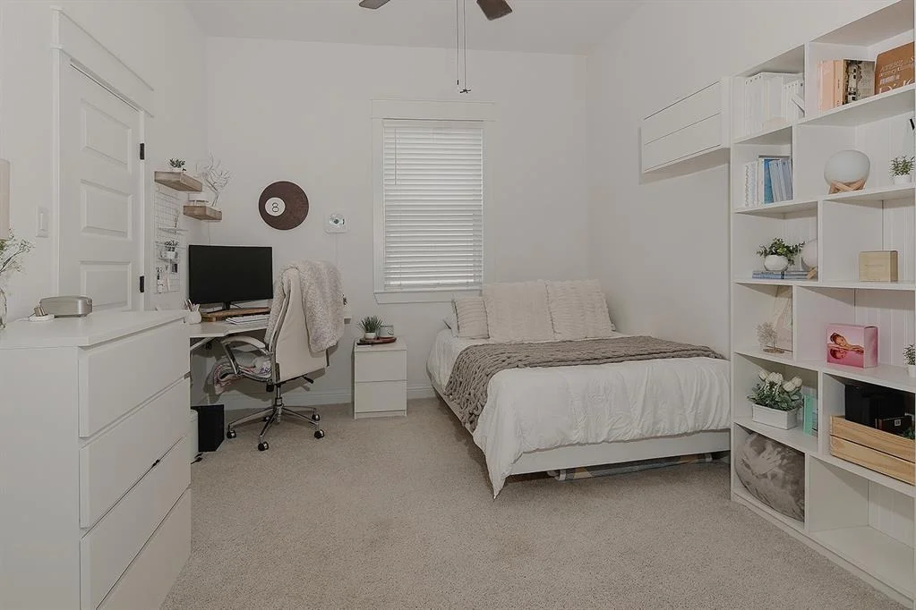 Photo of 2348 Goldenglade Drive