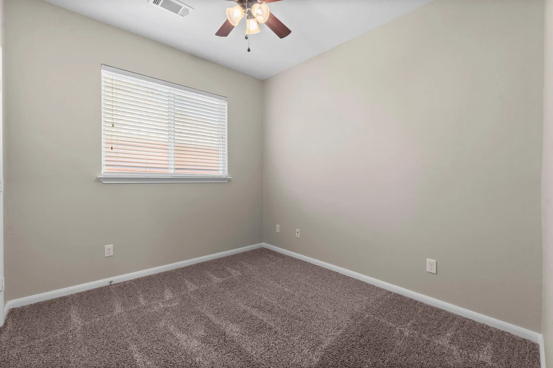 Photo of 984 Arbor Glen