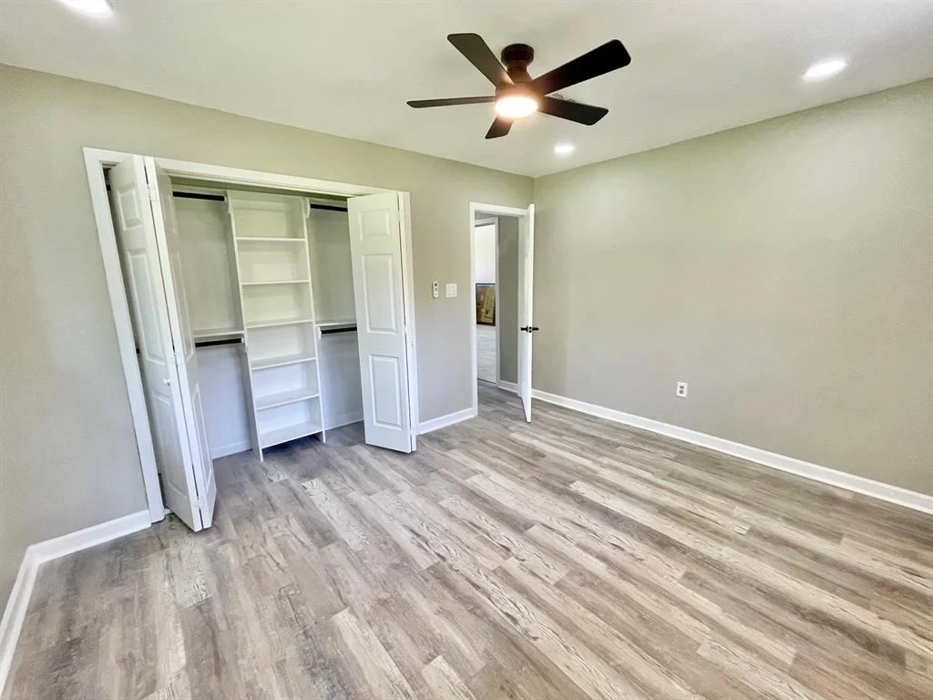 Photo of 187 Golfview Drive N