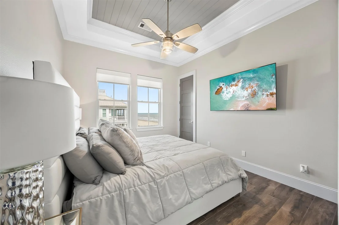 Photo of 11707 Beachside