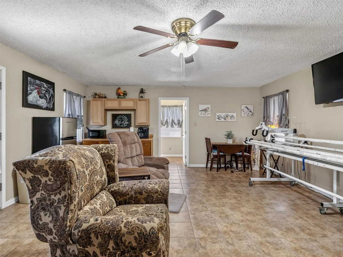 Photo of 1348 Gifford Road