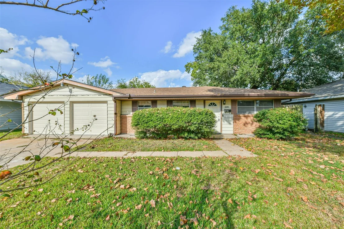 Photo of 3517 Tanglebriar Drive