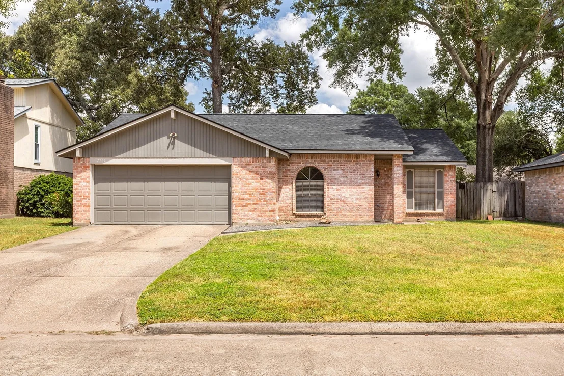 Photo of 2751 Longleaf Pines Drive