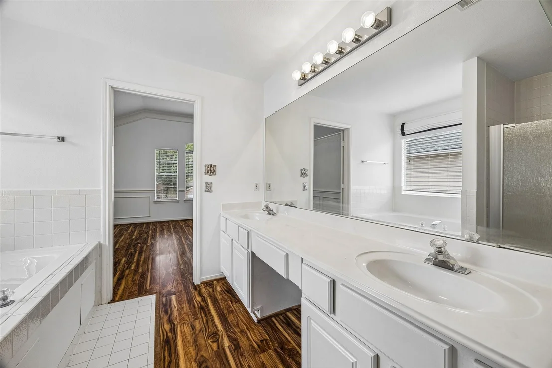 Photo of 734 W Clady Drive