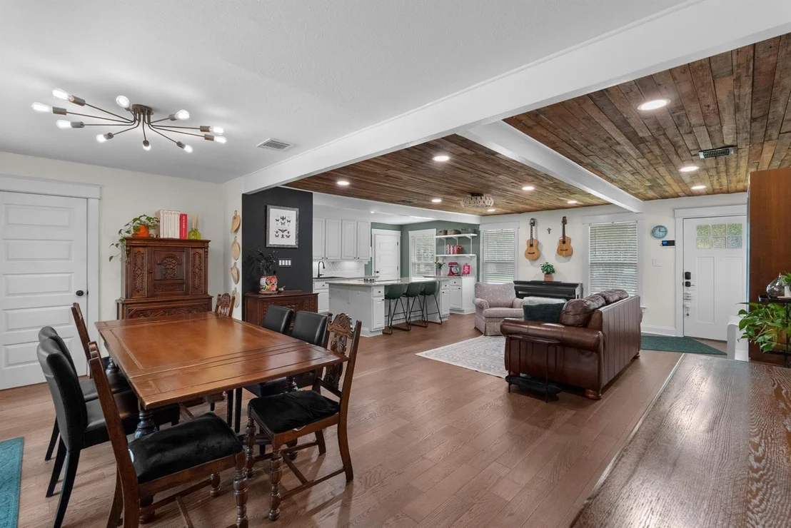 Photo of 4825 Kingfisher Drive