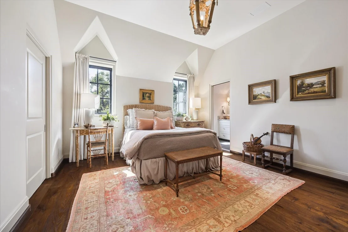 Photo of 5555 Cranbrook Road