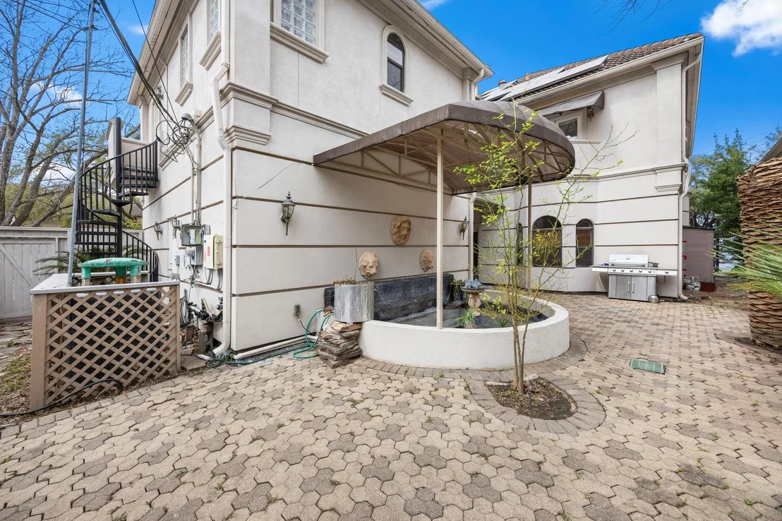 Photo of 4039 Browning Street