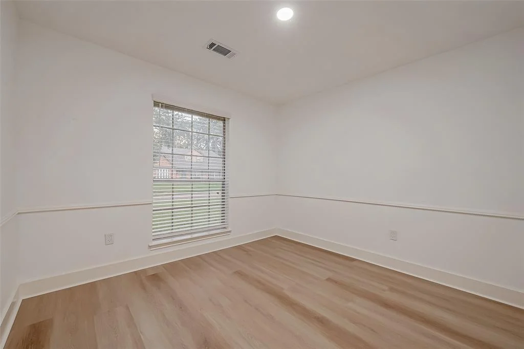 Photo of 5902 Templegate Drive